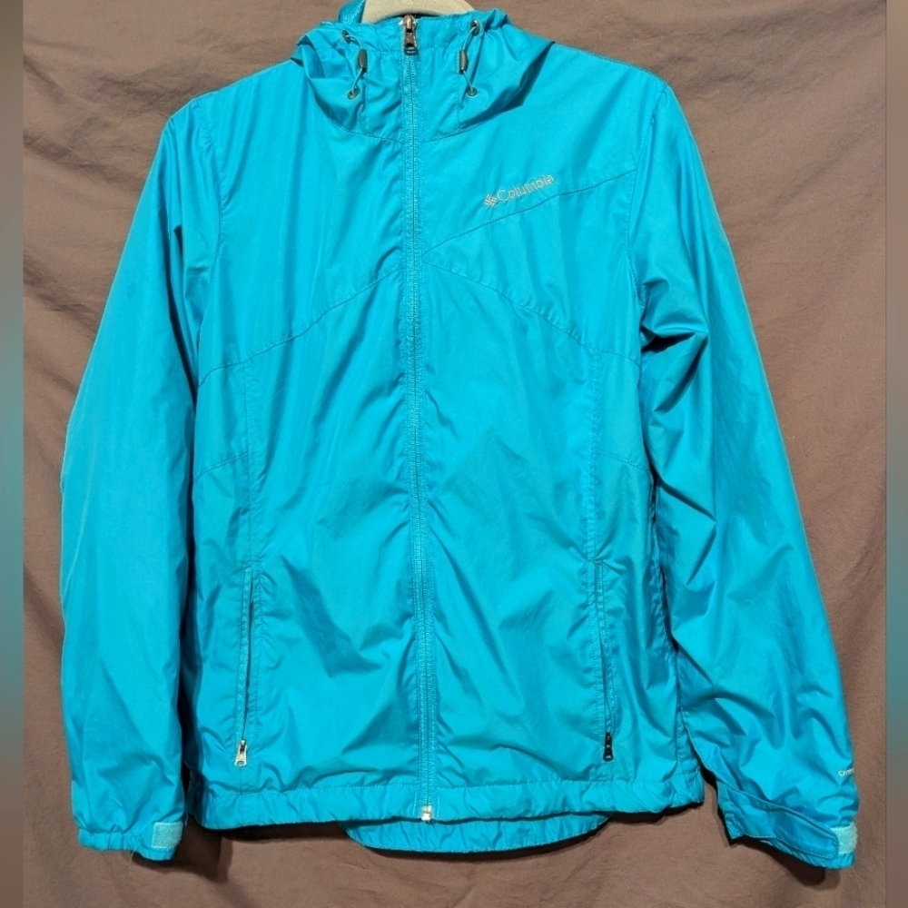 Columbia size medium jacket in teal/turquoise